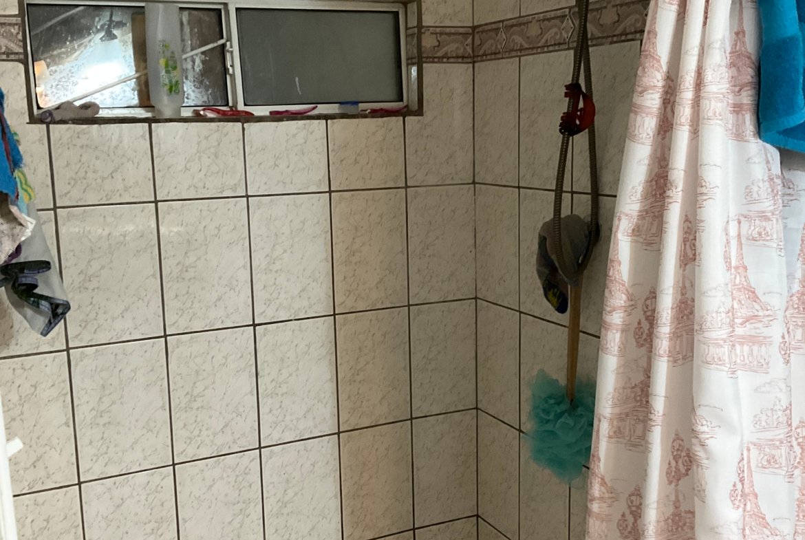 3rd home shower